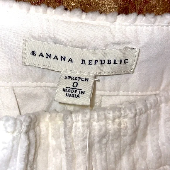 NWT. Banana Republic Cream Textured Pants. Size 0. - Picture 3 of 5
